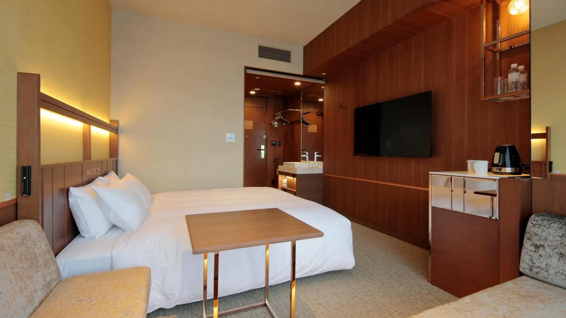 Candeo Hotels Osaka Shinsaibashi